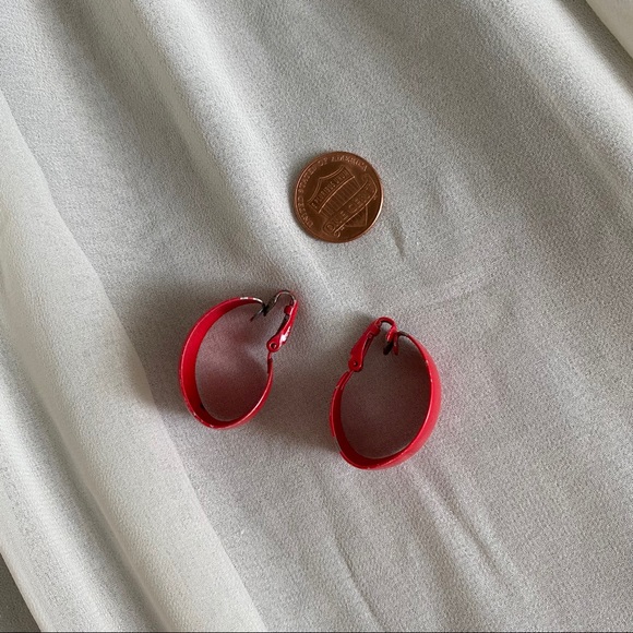 Vintage 80s Red Metal Chunky Hoop Clip Earrings - Picture 5 of 5